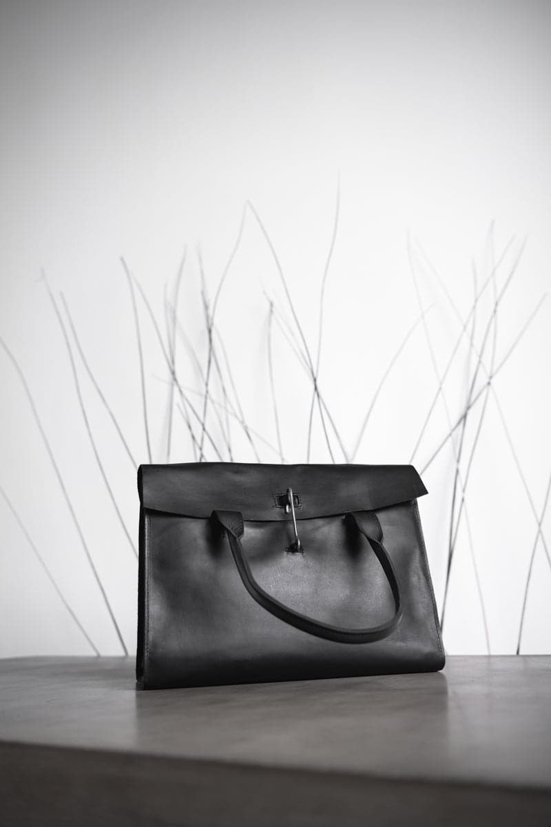 Tagliovivo | Doctor L | Elegant and classic leather bag black