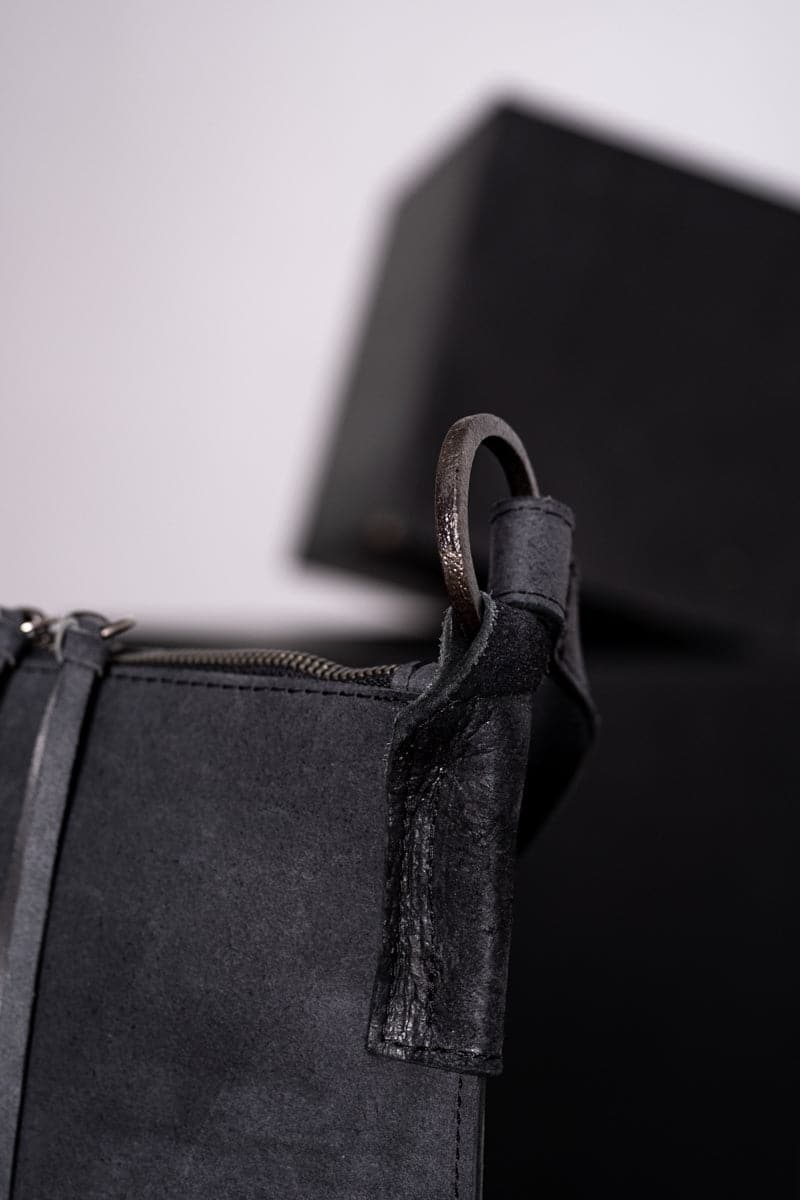Tagliovivo | Hexagon Pocket | Ledertasche in spezieller Form in schwarz