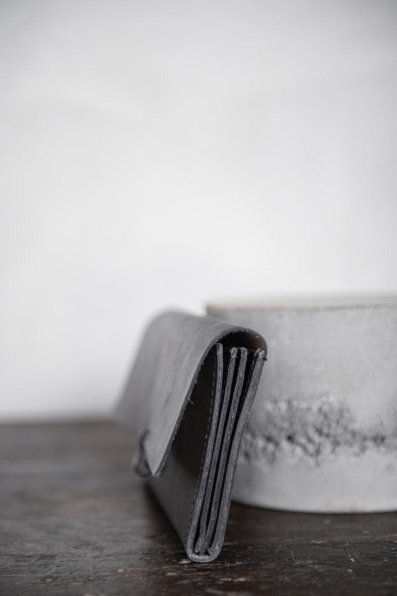 Tagliovivo | Soffietto Wallet | Handgefertigte Leder Geldbörse mit Metallverschluss in schwarz-blau