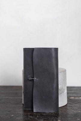 Tagliovivo | Soffietto Wallet | Handgefertigte Leder Geldbörse mit Metallverschluss in schwarz-blau