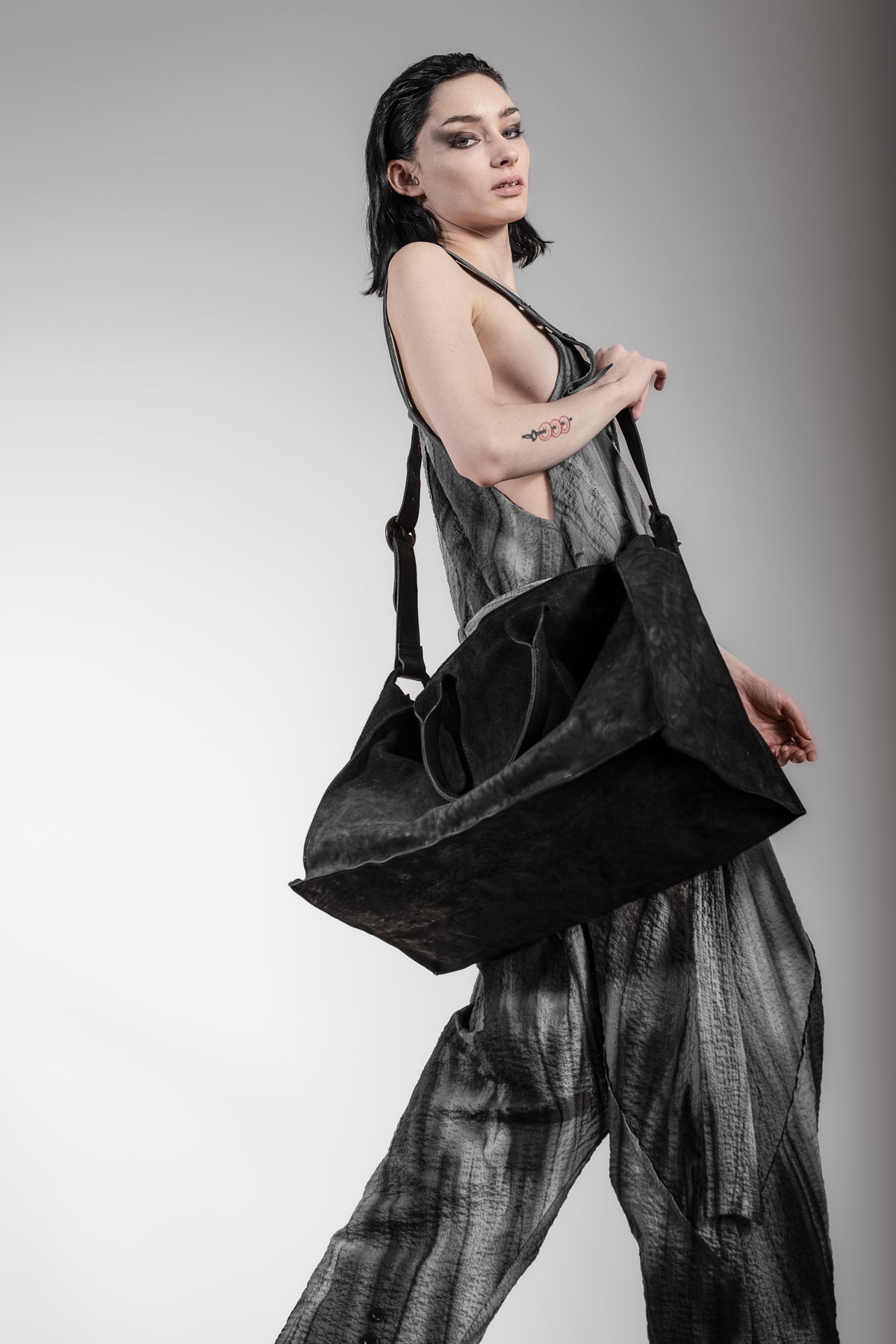 Large Designer Weekender Bag in Black | Tagliovivo