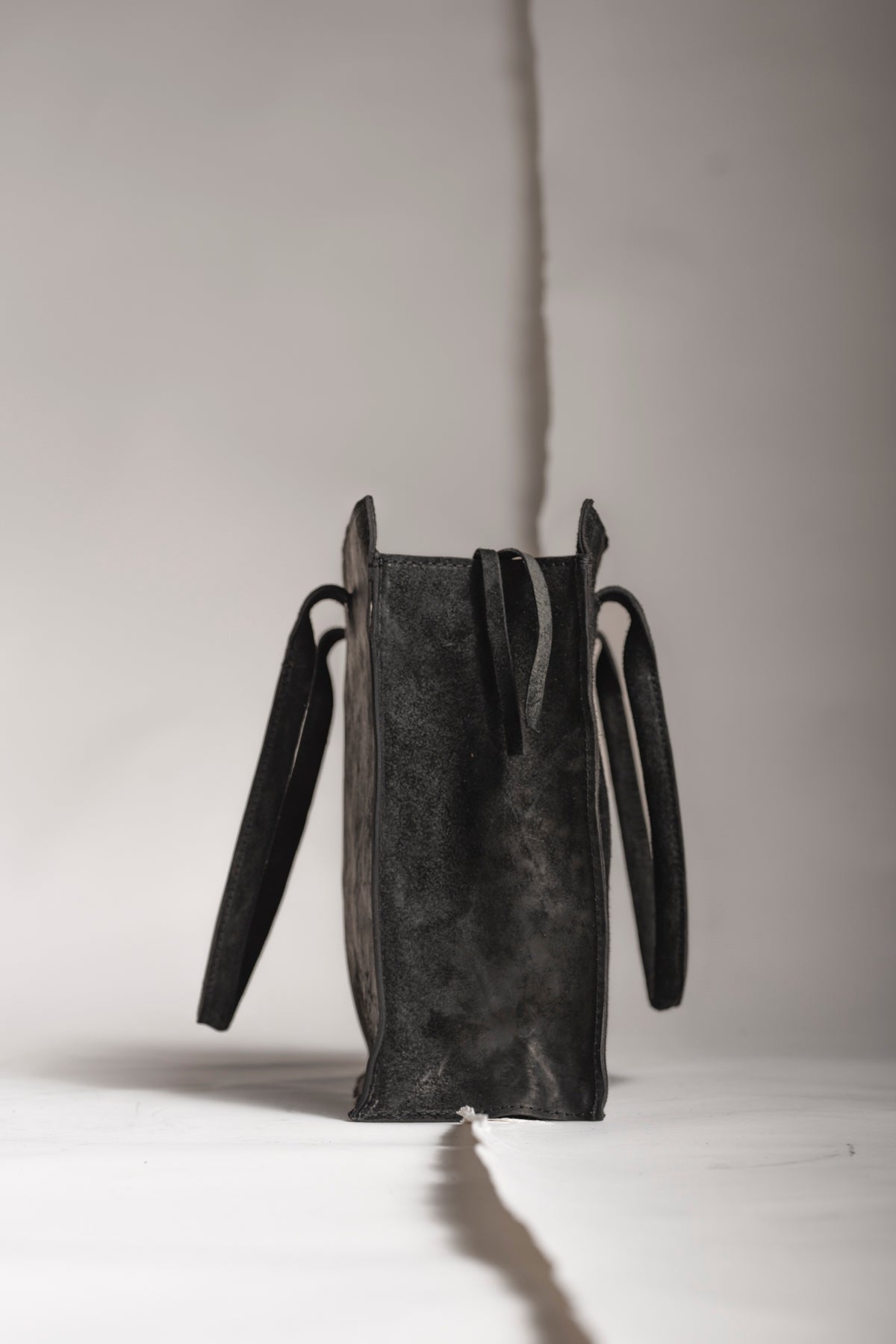 Shopper Bag in Black made of Fine Leather