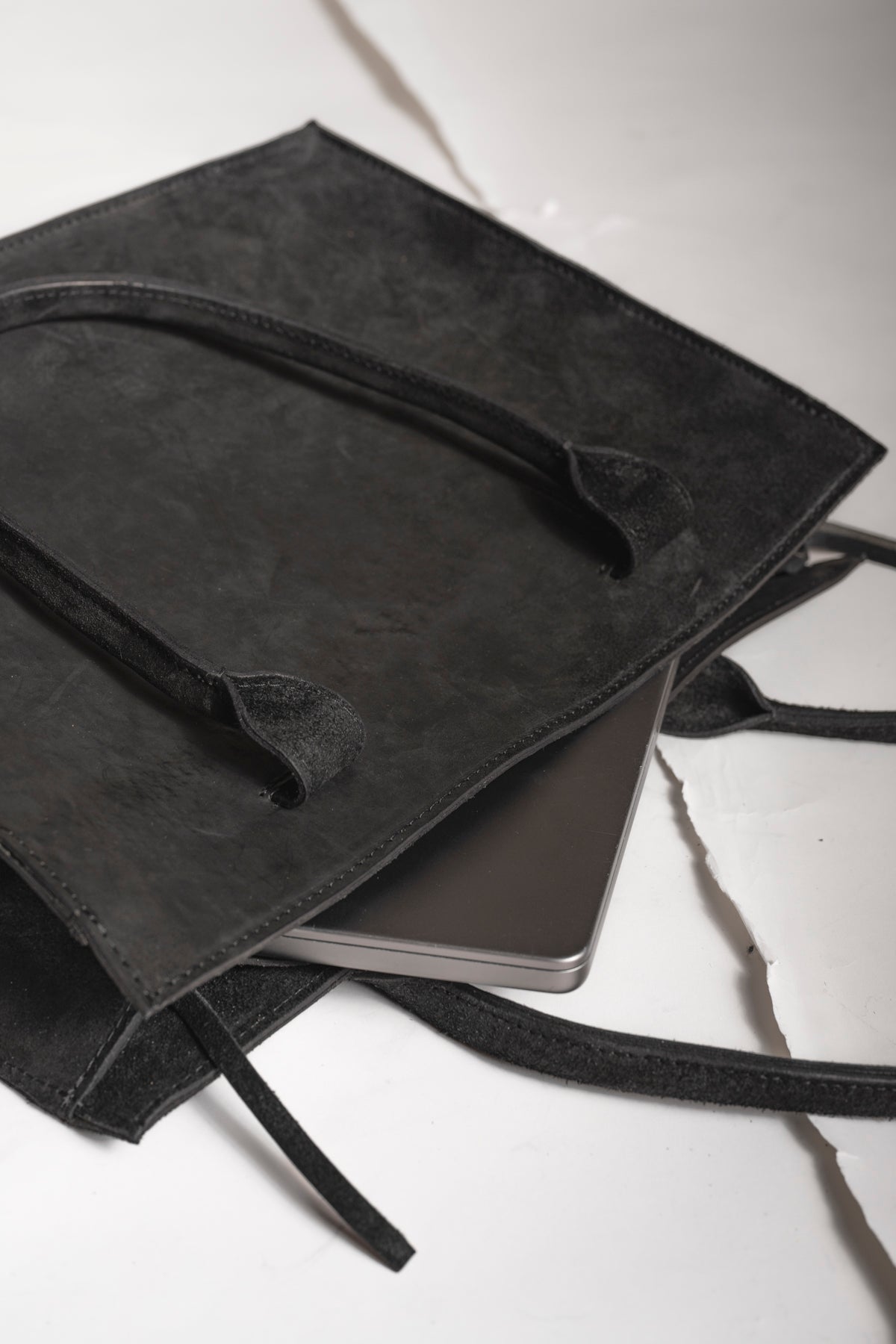 Shopper Bag in Black made of Fine Leather