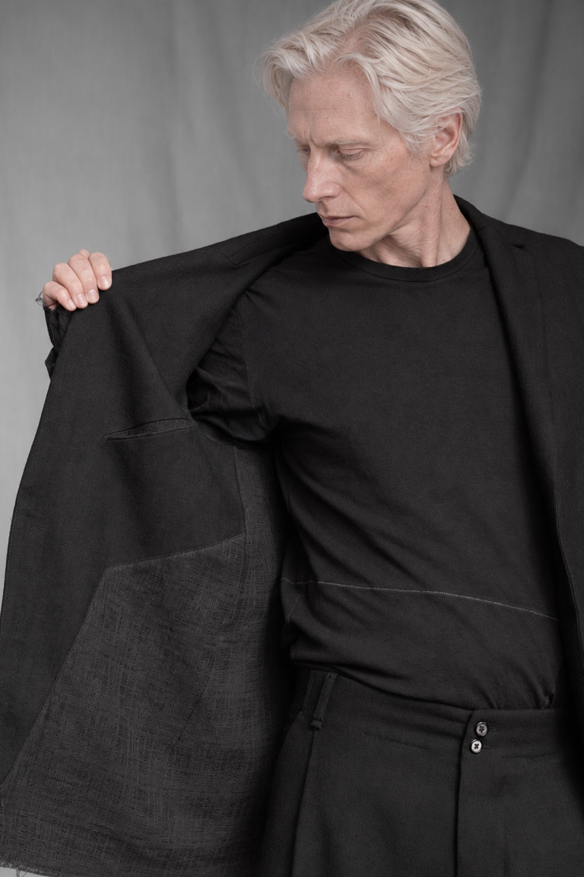 eigensinnig wien | Vincent | Extravagant Black Designer Blazer in Italian Luxury Wool by Faliero Sarti