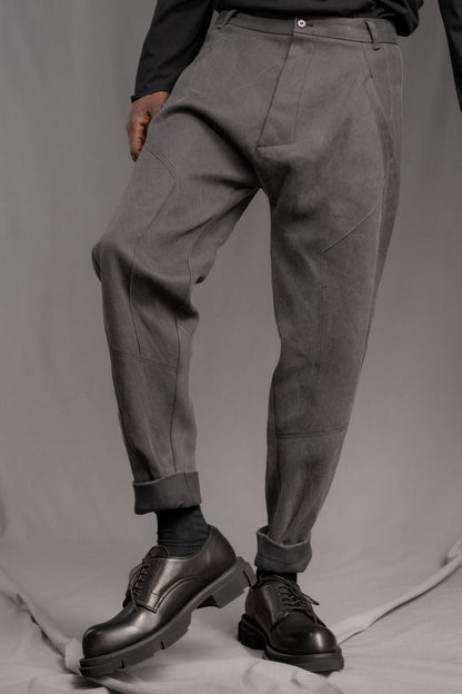 eigensinnig wien | Walking Man | Avantgardistische Cold Dyed Rigid Denim Hose für Herren in Moosgrau